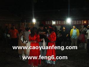 端午節(jié)壩上農(nóng)家院晚上活動