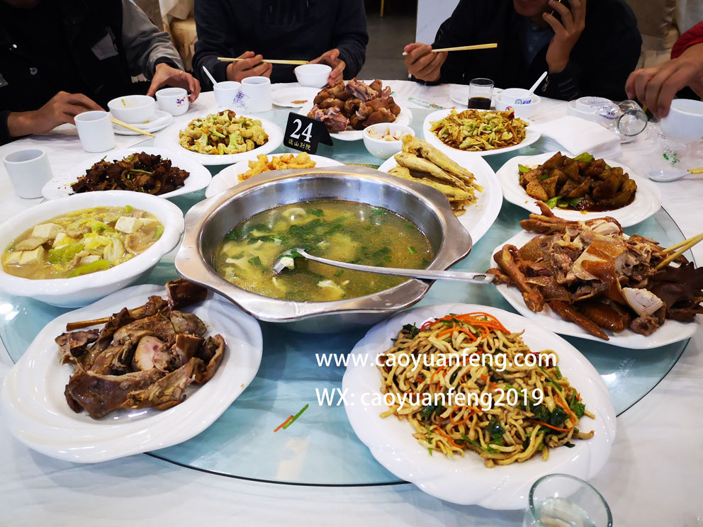 壩上草原遠(yuǎn)山.別院度假酒店