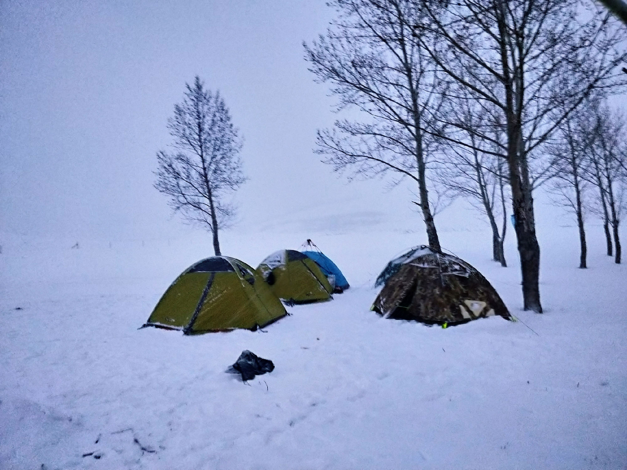 壩上冬季野外雪地扎營