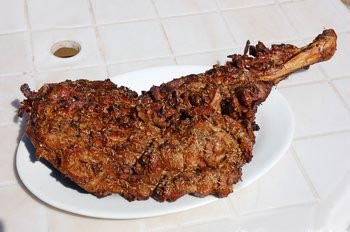 壩上烤羊腿,2-3人的最佳選擇